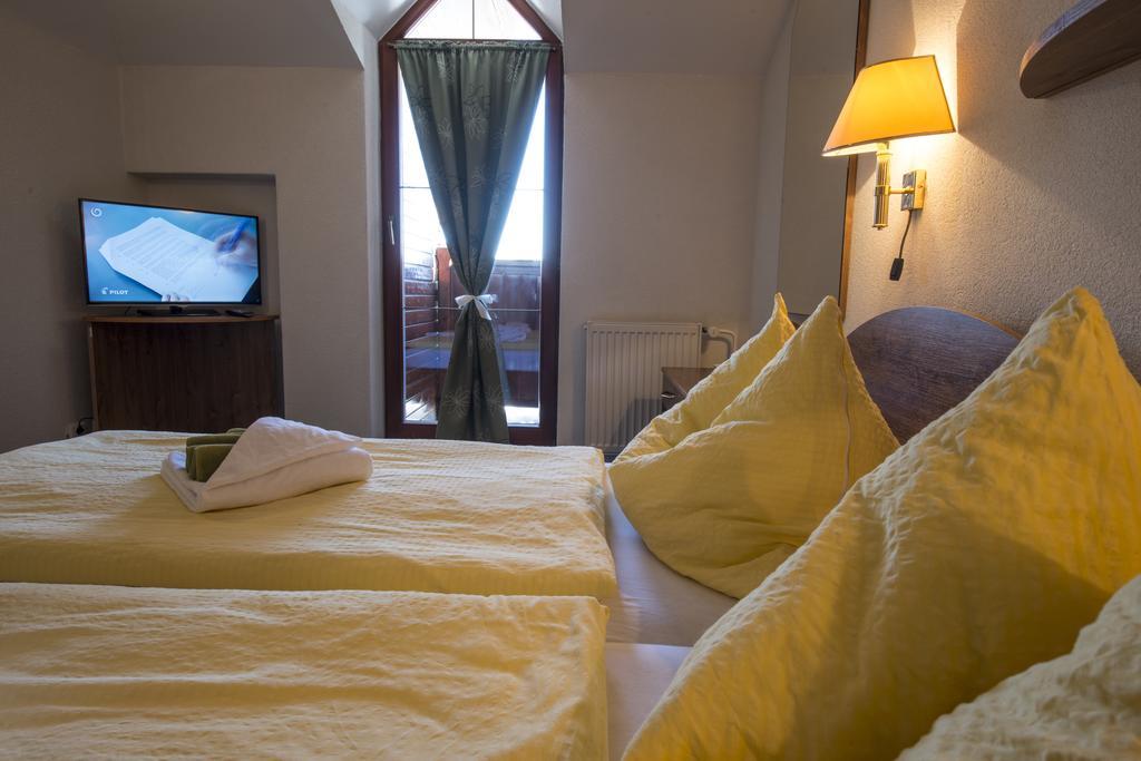 Penzion Pleso Strbske Pleso Exterior photo
