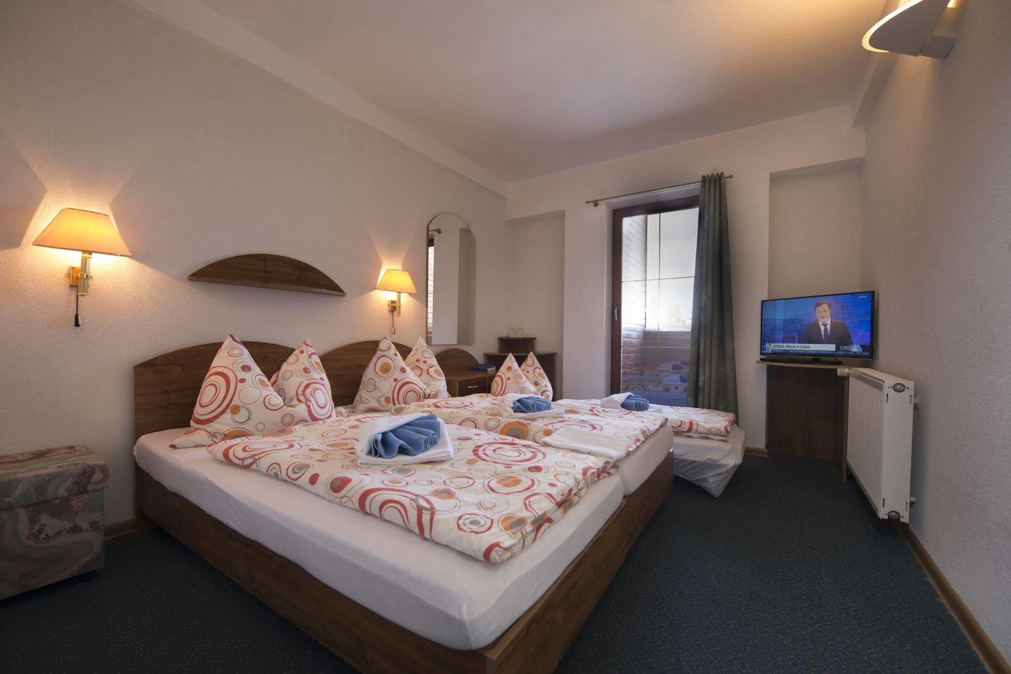 Penzion Pleso Strbske Pleso Exterior photo